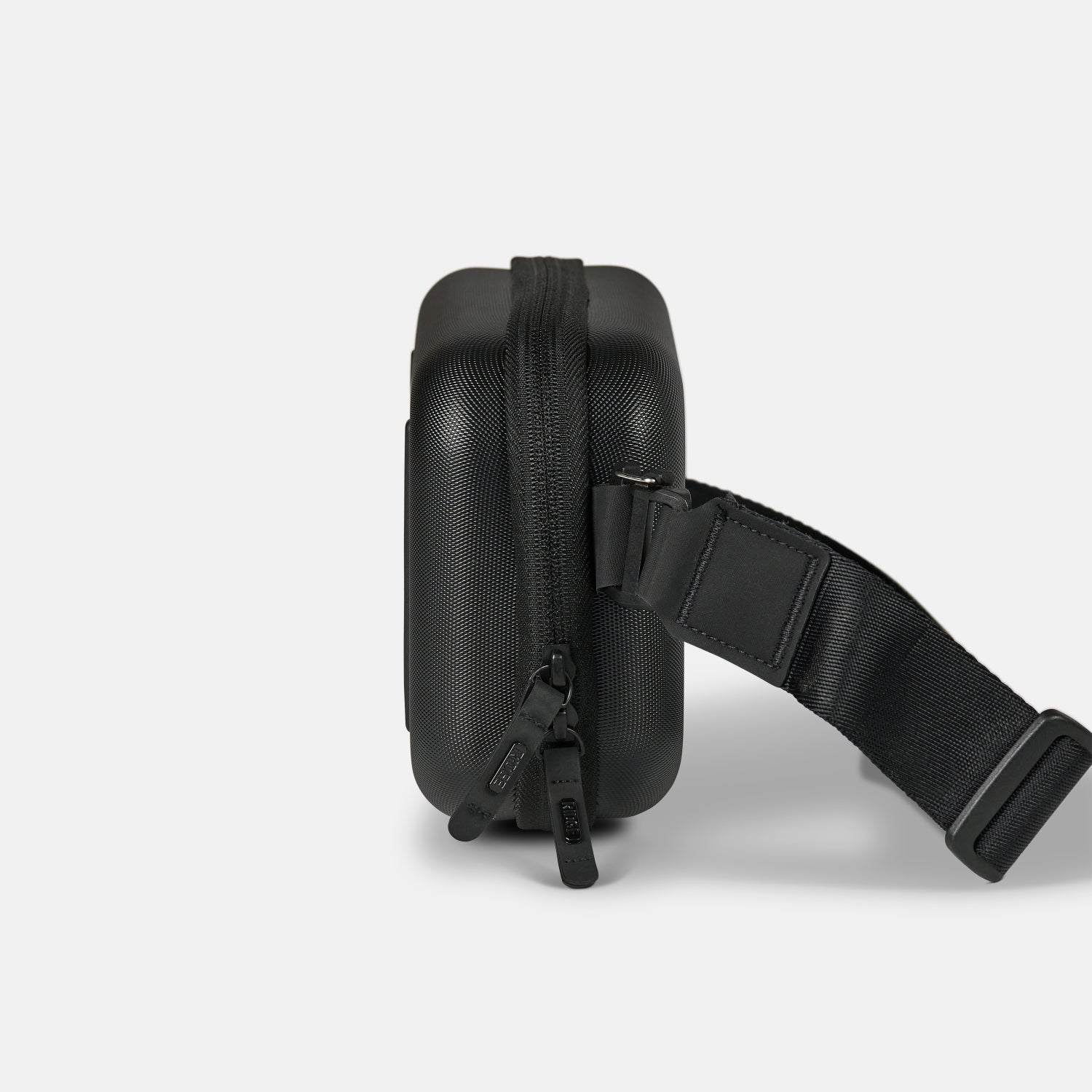 Hardshell Sling - Royal Black