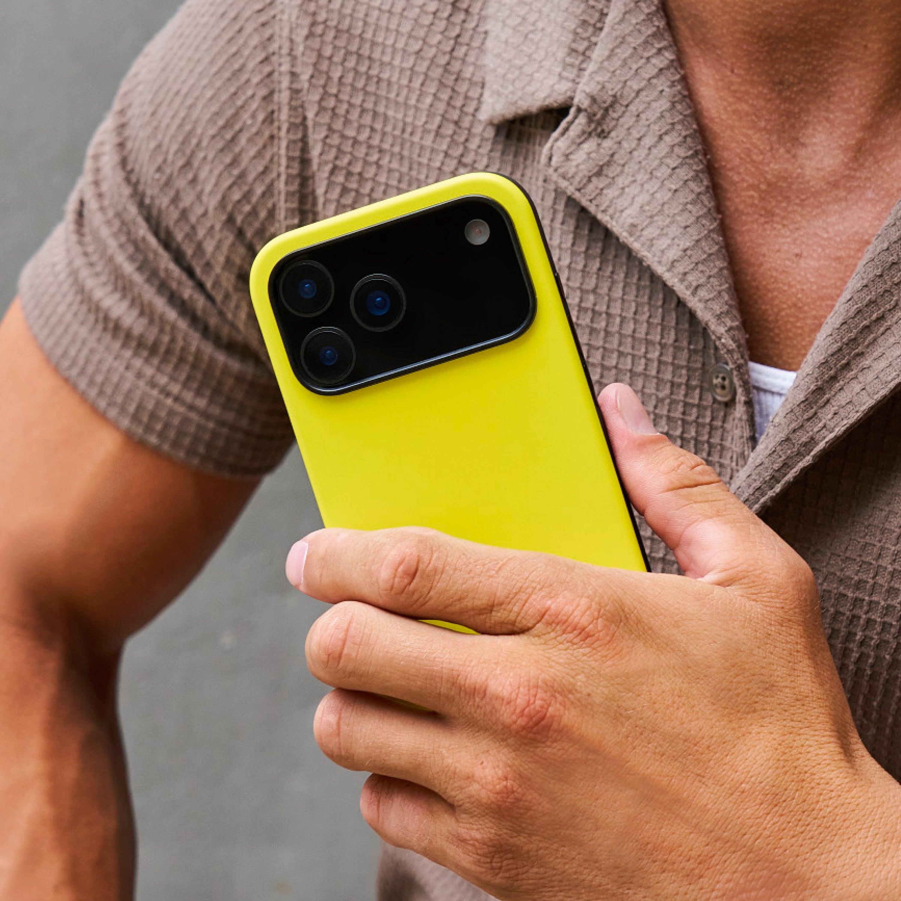 Everyday Phone Case - iPhone 17 Pro - Hyper Lime